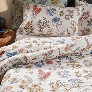 Urban Outfitters Myla Floral Duvet Set Twin XL